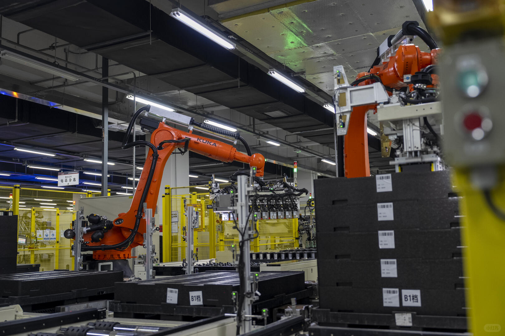 Robotic production cell for pilot-build execution