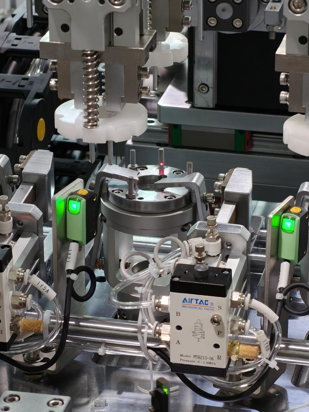 Automated fixture station for factory technical due diligence